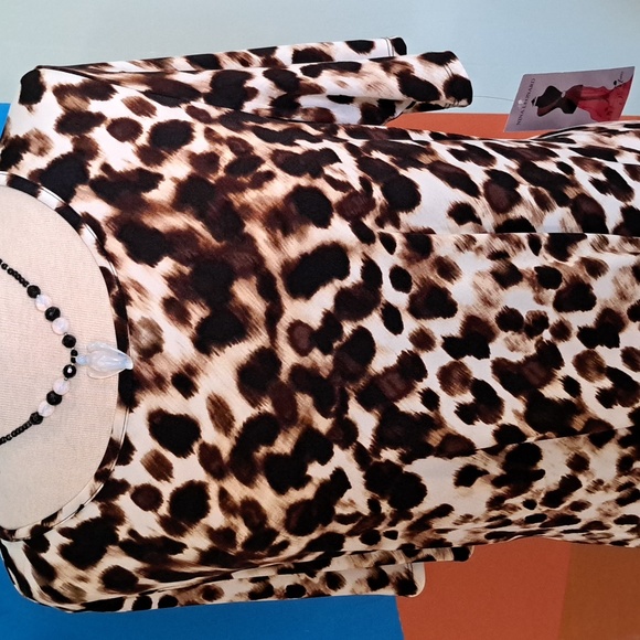 Nina Leonard top,size Med. - Picture 2 of 8